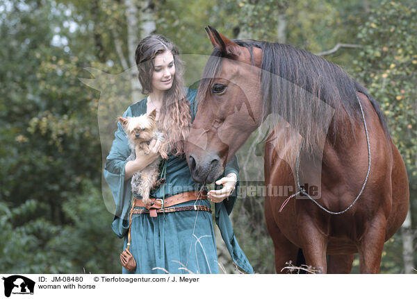 Frau mit Pferd / woman with horse / JM-08480