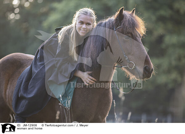 Frau und Pferd / woman and horse / JM-12908