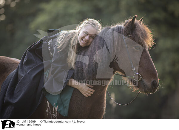 Frau und Pferd / woman and horse / JM-12909