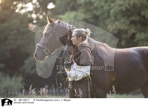 Frau und Pferd / woman and horse / JM-12911
