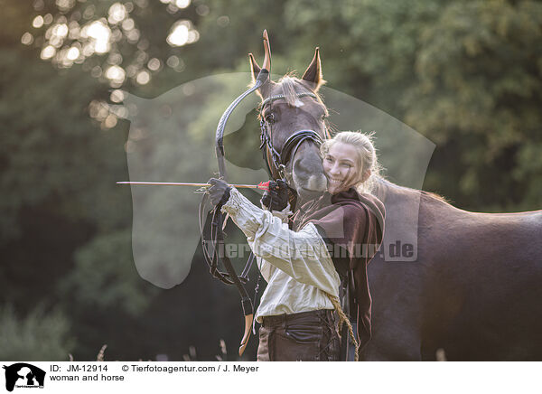 Frau und Pferd / woman and horse / JM-12914