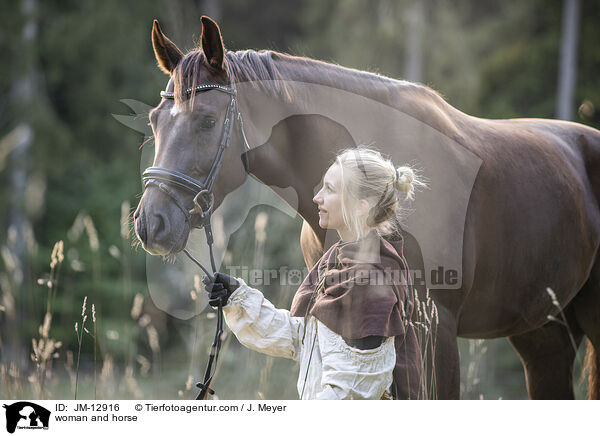 Frau und Pferd / woman and horse / JM-12916