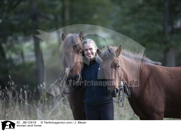 Frau und Pferd / woman and horse / JM-12919