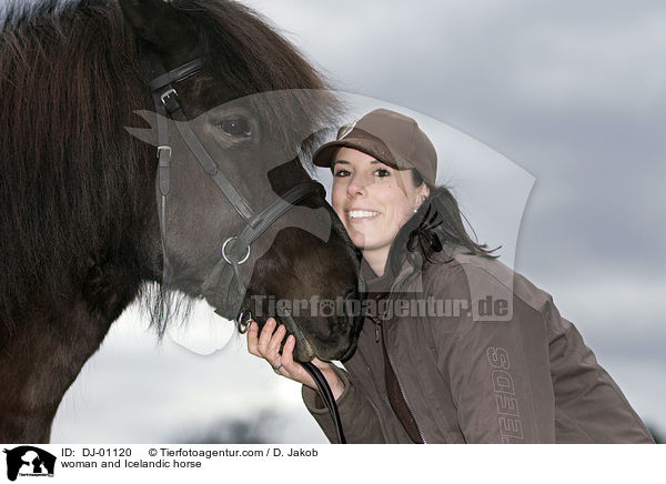 woman and Icelandic horse / DJ-01120