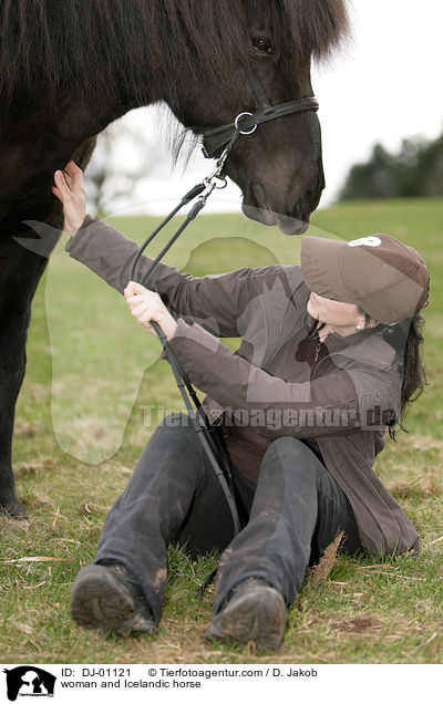 Frau und Islnder / woman and Icelandic horse / DJ-01121