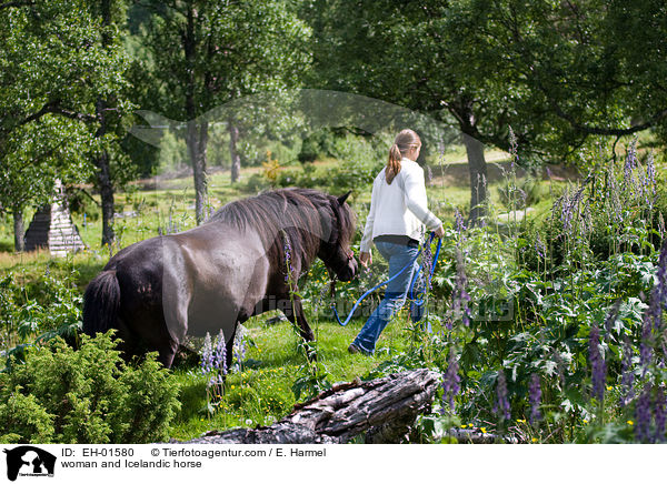 Frau und Islnder / woman and Icelandic horse / EH-01580