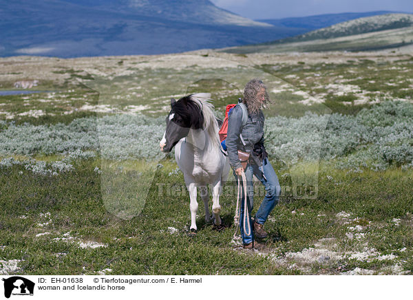 Frau und Islnder / woman and Icelandic horse / EH-01638