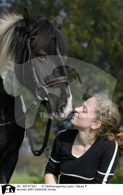 Frau mit Islnder / woman with Icelandic horse / AP-07361