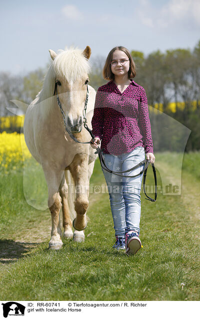 Mdchen mit Islnder / girl with Icelandic Horse / RR-60741