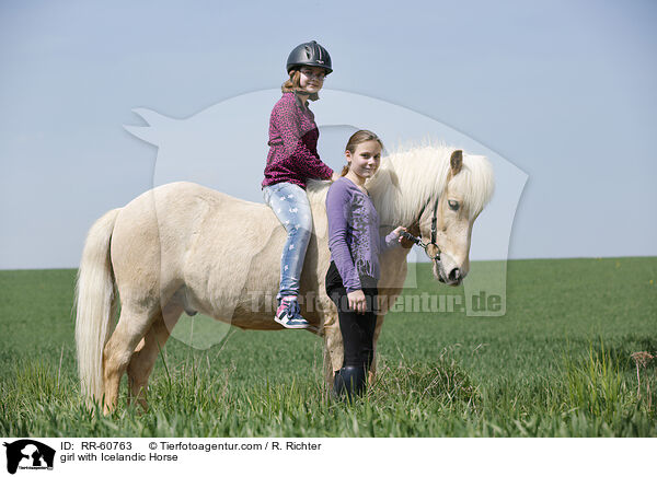 Mdchen mit Islnder / girl with Icelandic Horse / RR-60763