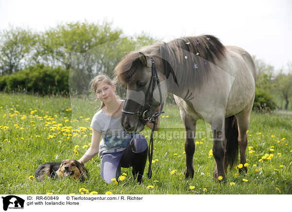 girl with Icelandic Horse / RR-60849