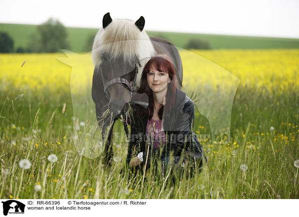 Frau und Islnder / woman and Icelandic horse / RR-66396