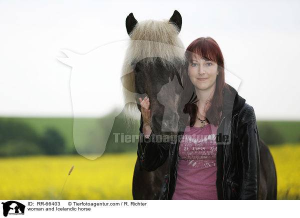 Frau und Islnder / woman and Icelandic horse / RR-66403