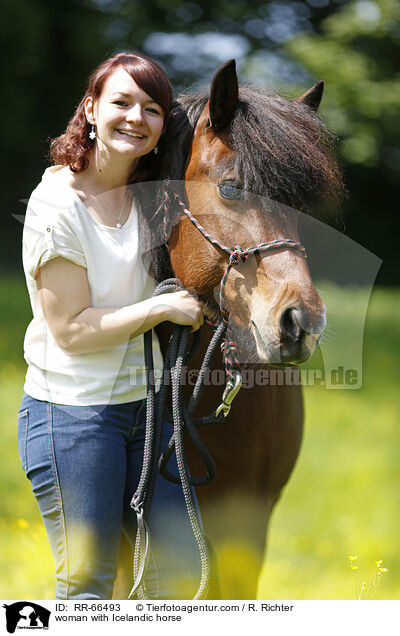 Frau mit Islnder / woman with Icelandic horse / RR-66493