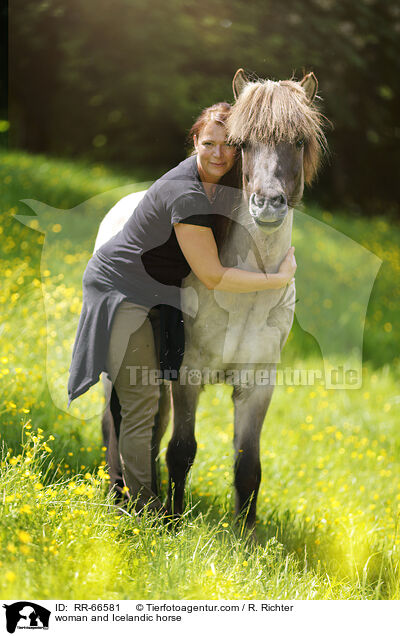 Frau und Islnder / woman and Icelandic horse / RR-66581