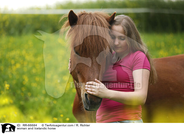 Frau und Islnder / woman and Icelandic horse / RR-66684