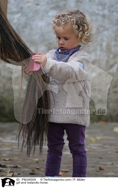 girl and Icelandic horse / PM-06009