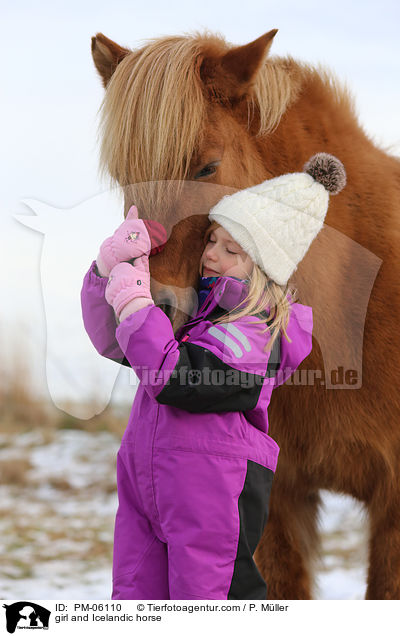 Mdchen und Islnder / girl and Icelandic horse / PM-06110