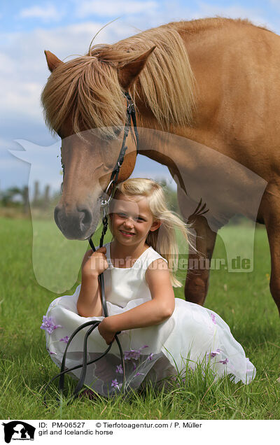 Mdchen und Islnder / girl and Icelandic horse / PM-06527