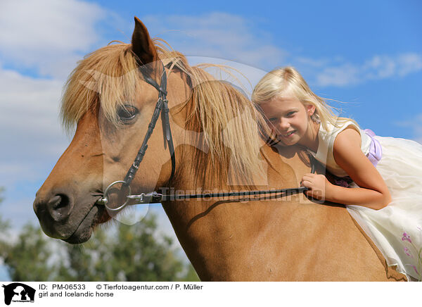 Mdchen und Islnder / girl and Icelandic horse / PM-06533