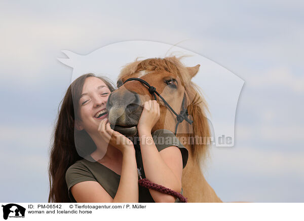 Frau und Islnder / woman and Icelandic horse / PM-06542
