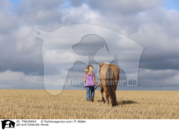 Mdchen und Islnder / girl and Icelandic Horse / PM-06854