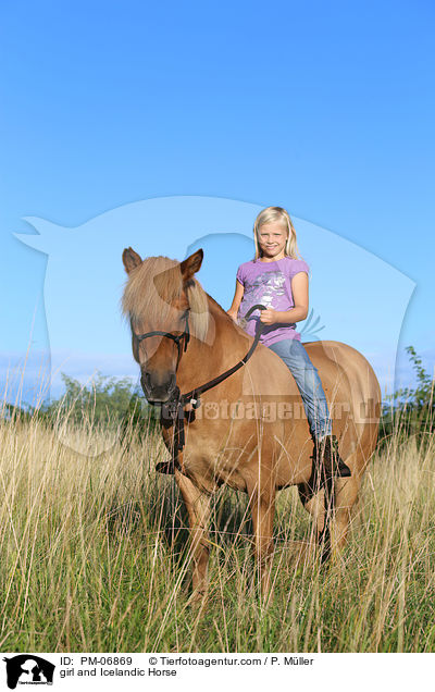 Mdchen und Islnder / girl and Icelandic Horse / PM-06869