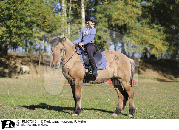 Mdchen mit Islnder / girl with Icelandic Horse / PM-07312