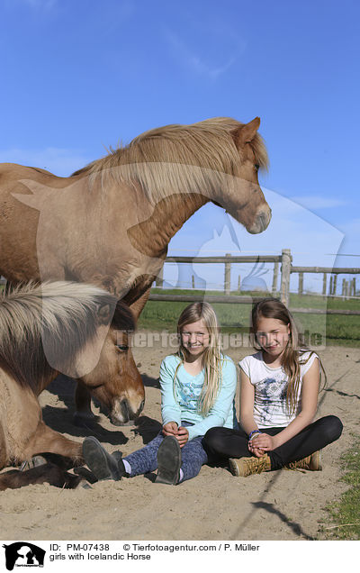 Mdchen mit Islnder / girls with Icelandic Horse / PM-07438