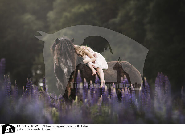 girl and Icelandic horse / KFI-01652