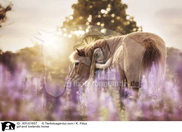 Mdchen und Islnder / girl and Icelandic horse / KFI-01657