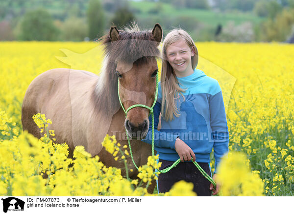 Mdchen und Islnder / girl and Icelandic horse / PM-07873