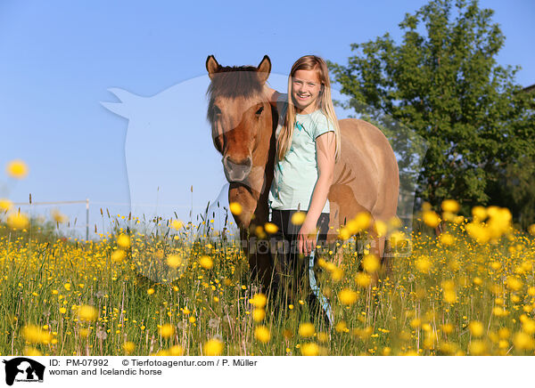 Mdchen und Islnder / woman and Icelandic horse / PM-07992