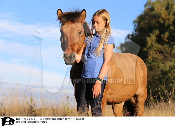 Mdchen und Islnder / girl and Icelandic horse / PM-08178