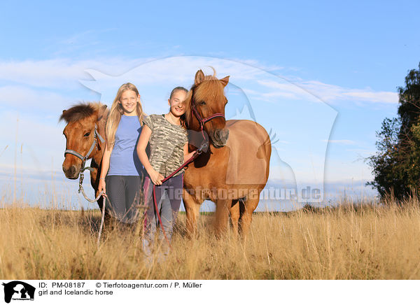 Mdchen und Islnder / girl and Icelandic horse / PM-08187