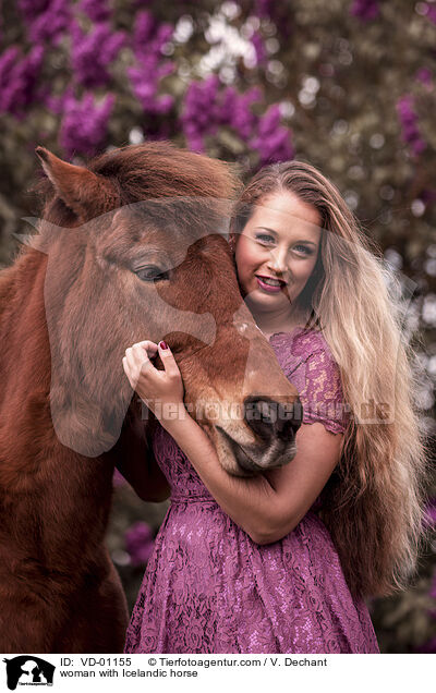 Frau mit Islnder / woman with Icelandic horse / VD-01155