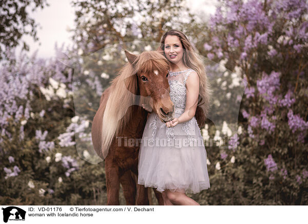 Frau mit Islnder / woman with Icelandic horse / VD-01176