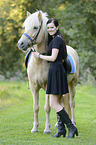 woman with Icelandic horse