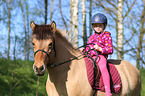 girl and Icelandic horse