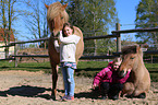 girls and Icelandic Horses