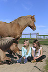 girls with Icelandic Horse