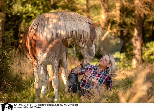 woman with Irish Tinker / MC-01116