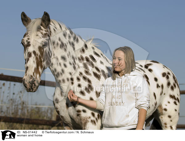 Frau und Knabstrupper / woman and horse / NS-01442
