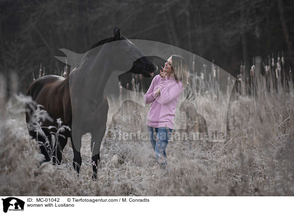 Frau mit Lusitano / woman with Lusitano / MC-01042