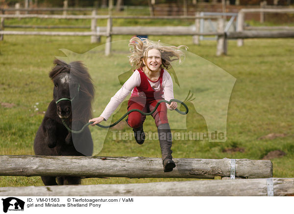 girl and Miniature Shetland Pony / VM-01563