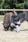 woman and Mini-Shetlandponys