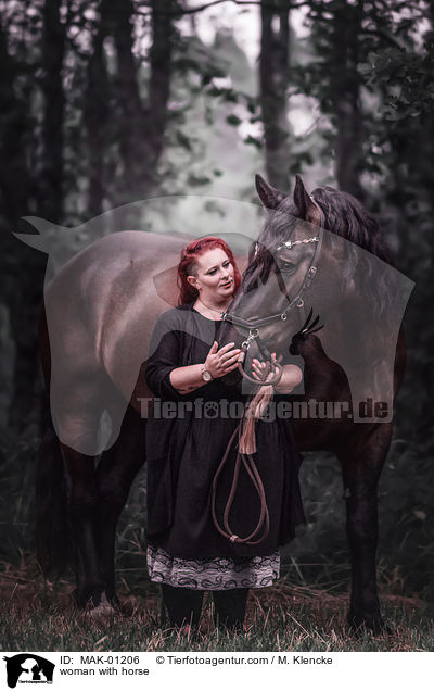 Frau mit Pferd / woman with horse / MAK-01206