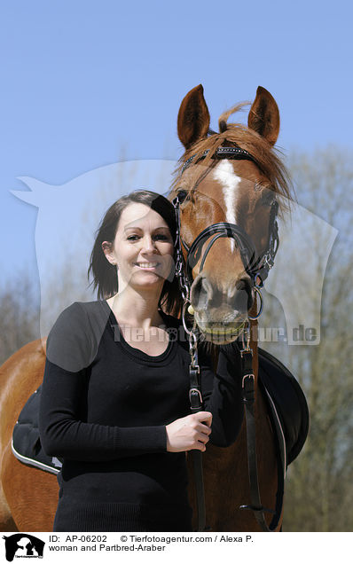 Frau mit Partbred-Araber / woman and Partbred-Araber / AP-06202