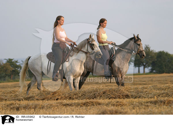 tltende Paso Finos / horsewoman / RR-05962