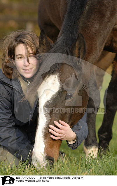 young woman with horse / AP-04300